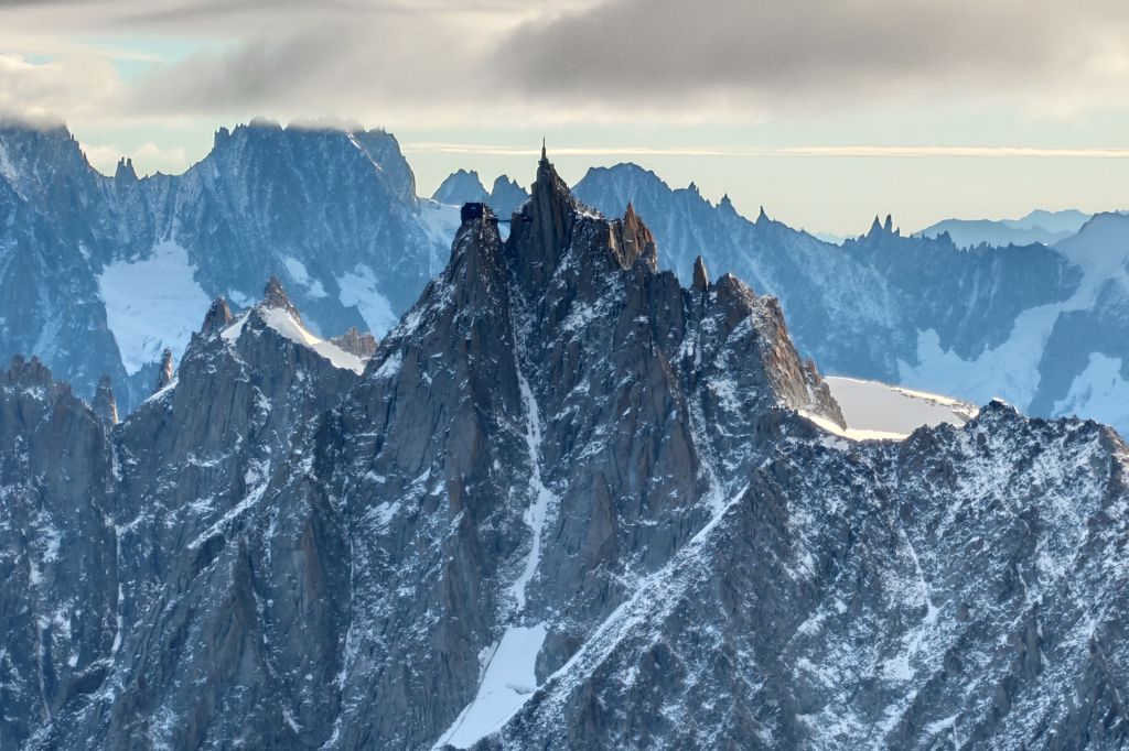 ドーム・デュ・グーテ付近からのエギーユ・デュ・ミディ